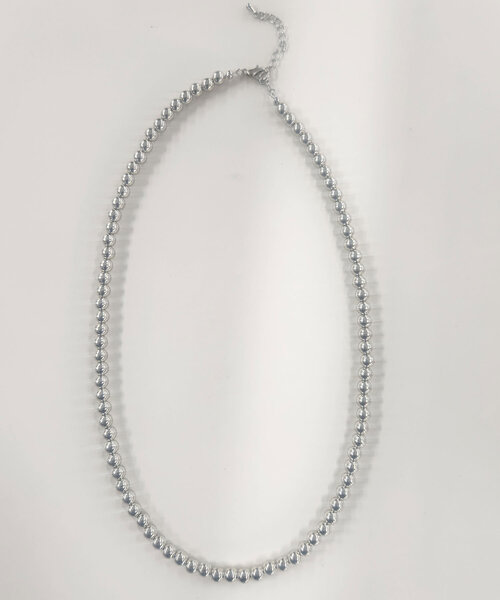 SHENERY（シーナリー）の「《重ね着けでボリュームを出しても◎》ボールチェーンネックレス60cm（ネックレス・レディース・シルバー・FREE）」の3枚目の写真