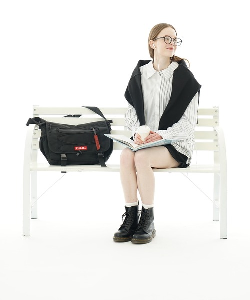 MILKFED.(ミルクフェド)の「DAILY MESSENGER BAG(メッセンジャーバッグ・レディース・レッド/ブラック・ONE SIZE)」の8枚目の写真
