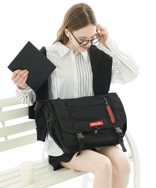 MILKFED.(ミルクフェド)の「DAILY MESSENGER BAG(メッセンジャーバッグ・レディース・レッド/ブラック・ONE SIZE)」の5枚目の写真
