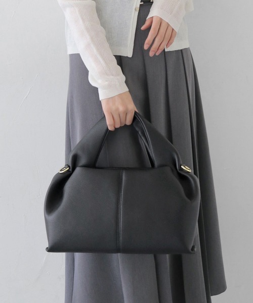 CLEIO（クレイオ）の「【CLEIO】マシュマロタックバッグ MARSHMALLOW TUCK BAG/737-13661（ショルダーバッグ・レディース・ブラック/グレイッシュベージュ/ライトブラウン・FREE）」の2枚目の写真