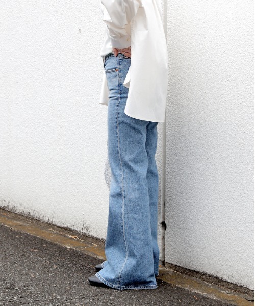 Levi's（リーバイス）の「Levi's(リーバイス)「RIB CAGE」フレア（デニムパンツ・レディース・ライトインディゴブルー・24inch/25inch/26inch/27inch）」の3枚目の写真