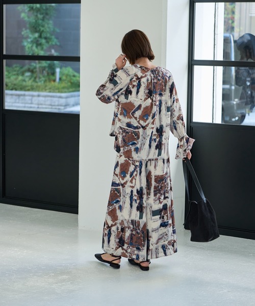 STYLE DELI（スタイルデリ）の「アート柄フレアワイドパンツ（その他パンツ・レディース・ブルー/カーキ・MEDIUM/SMALL）」の8枚目の写真