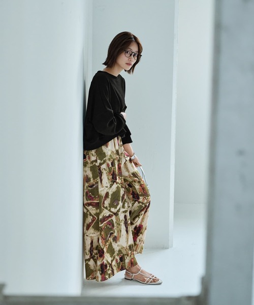 STYLE DELI（スタイルデリ）の「アート柄フレアワイドパンツ（その他パンツ・レディース・ブルー/カーキ・MEDIUM/SMALL）」の5枚目の写真