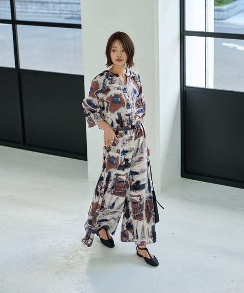 STYLE DELI（スタイルデリ）の「アート柄フレアワイドパンツ（その他パンツ・レディース・ブルー/カーキ・MEDIUM/SMALL）」の17枚目の写真