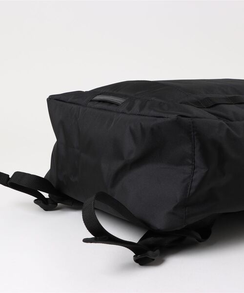 THRASHER(スラッシャー)の「【THRASHER】Backpack Box 30L(ST)(バックパック/リュック・メンズ・ブラック×ホワイト/ブラック×ゴールド/ブラック×ブラック・FREE)」の5枚目の写真