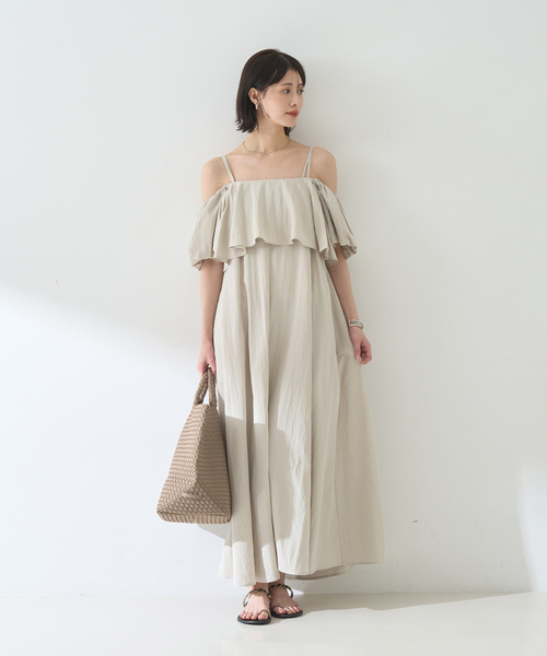 EMMA ROUGE VIF(エマルージュヴィフ)の「【一部店舗限定】【2点セット】ビスチェ×キャミワンピ SETUP(ワンピース・レディース・ベージュ/チャコールグレー・フリー)」の4枚目の写真