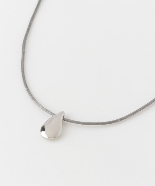 SMELLY（スメリー）の「メタルトップチョーカーネックレス（ネックレス・レディース・グレー・-）」の5枚目の写真