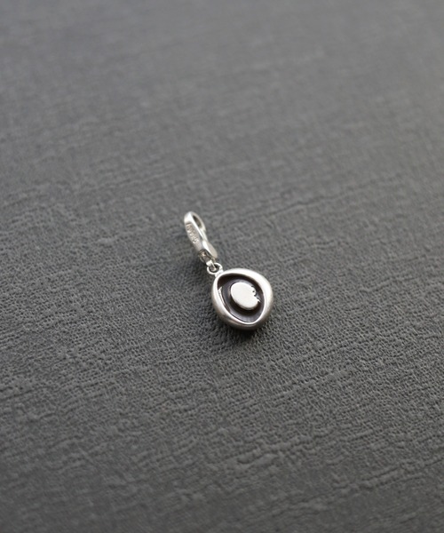 TEN.(テン)の「SILVER925 ヘイローチャーム(チャーム・レディース・ダークブラウン/ホワイト/ネイビー/ピンク・FREE)」の2枚目の写真