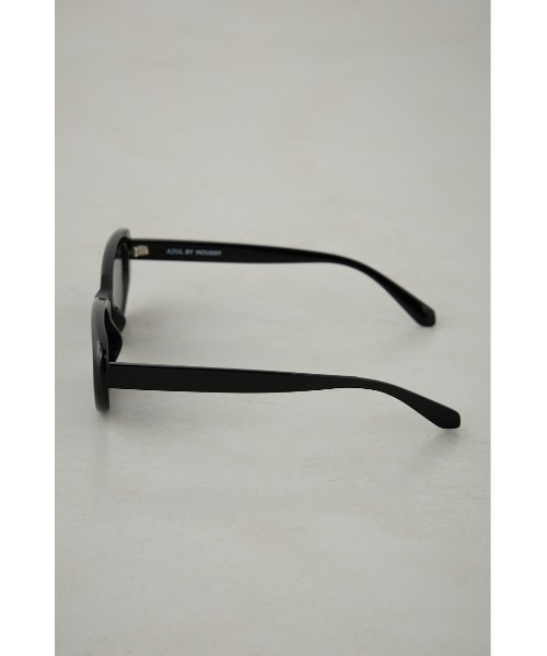 AZUL by moussy（アズールバイマウジー）の「スリムオーバルアイウェア（サングラス・レディース・ブラック/クリア・FREE）」の15枚目の写真