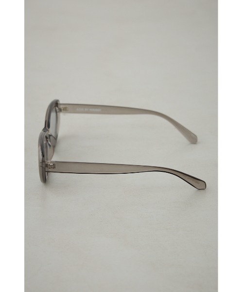 AZUL by moussy（アズールバイマウジー）の「スリムオーバルアイウェア（サングラス・レディース・ブラック/クリア・FREE）」の7枚目の写真