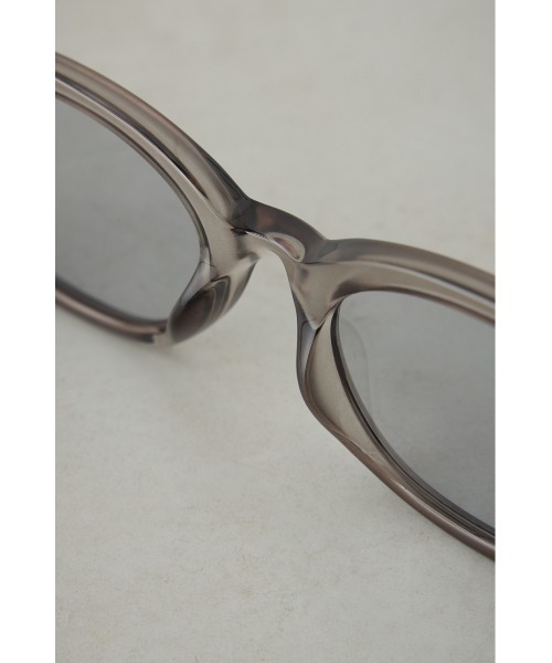 AZUL by moussy（アズールバイマウジー）の「スリムオーバルアイウェア（サングラス・レディース・ブラック/クリア・FREE）」の5枚目の写真