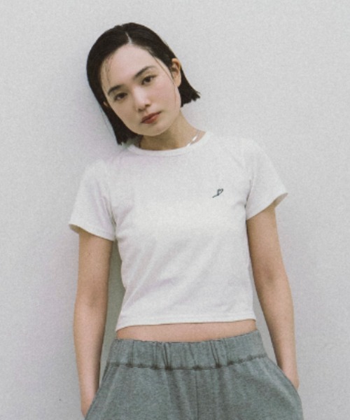 HANNE(アン)の「【Mikako collaboration】ミニハートエンブロイダリーTEE(Tシャツ/カットソー・レディース・グレー系1/ホワイト系1/ホワイト系2/グレー系2・SMALL/MEDIUM)」の2枚目の写真