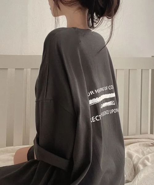 LETee（レティー）の「オーバーサイズ　バックプリントティーシャツ（Tシャツ/カットソー・レディース・ダークブルー/ネイビー/ホワイト/ブラック・FREE）」の4枚目の写真