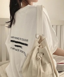 存在感のあるバックプリントが映える!こなれ感たっぷりのオーバーサイズTシャツ