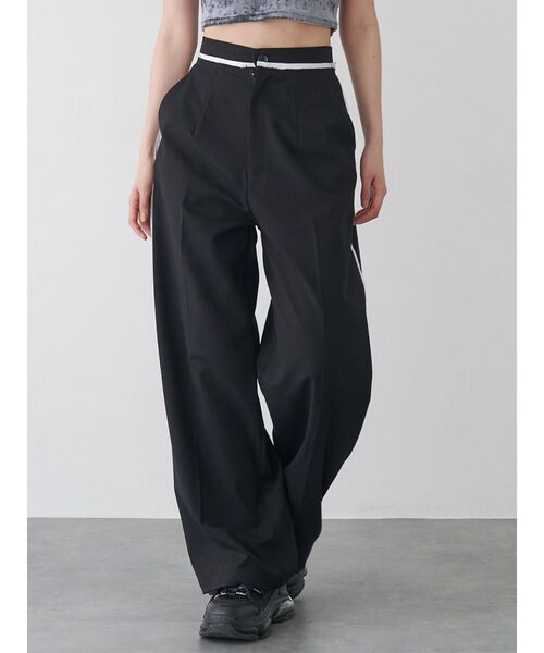 MURUA(ムルーア)の「カットオフストレートパンツ(その他パンツ・レディース・その他1/ブラック/カーキ・1/2)」の2枚目の写真