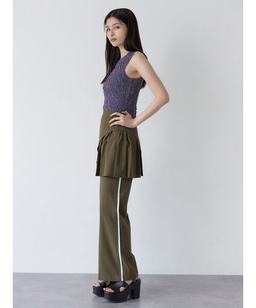 MURUA(ムルーア)の「カットオフストレートパンツ(その他パンツ・レディース・その他1/ブラック/カーキ・1/2)」の13枚目の写真