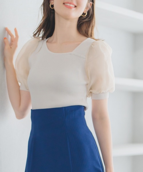 MISCH MASCH(ミッシュマッシュ)の「アシメリブシアー袖ニット(ニット/セーター・レディース・ブルー/ブラック/ホワイト/ベージュ・フリ-)」の3枚目の写真