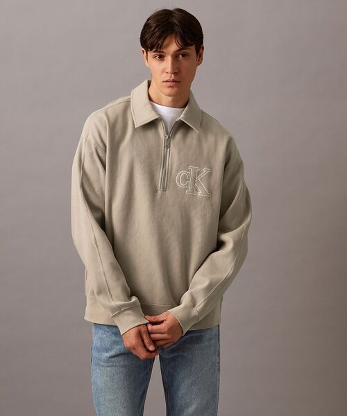 Calvin Klein(カルバン・クライン)の「ダブルニット レギュラーセーター(スウェット・メンズ・ブラック/ベージュ・S/XS/M)」の2枚目の写真