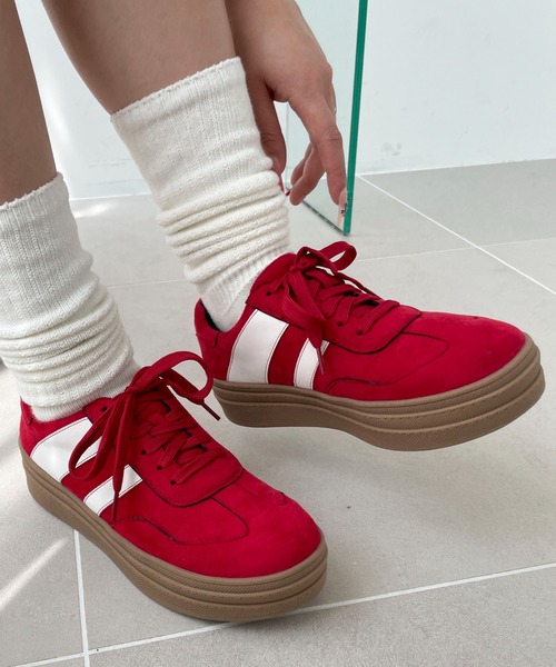 WEGO（ウィゴー）の「WEGO/ローテクダブルラインスニーカー（スニーカー・レディース・ホワイト/ブラック/ライトピンク/レッド・LARGE/MEDIUM/SMALL）」の4枚目の写真