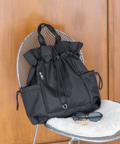 GLOBAL WORK（グローバルワーク）の「撥水軽量巾着リュック/420410（バックパック/リュック・レディース・グレー/アイボリー/ブラック・ONE SIZE）」の2枚目の写真