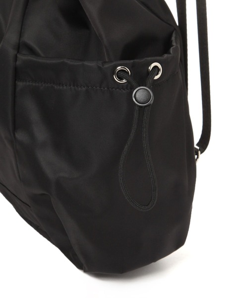 GLOBAL WORK（グローバルワーク）の「撥水軽量巾着リュック/420410（バックパック/リュック・レディース・グレー/アイボリー/ブラック・ONE SIZE）」の19枚目の写真