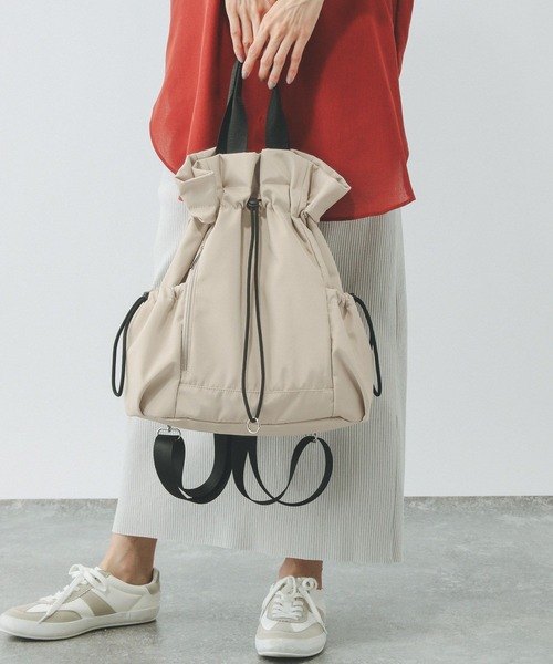 GLOBAL WORK（グローバルワーク）の「撥水軽量巾着リュック/420410（バックパック/リュック・レディース・グレー/アイボリー/ブラック・ONE SIZE）」の5枚目の写真