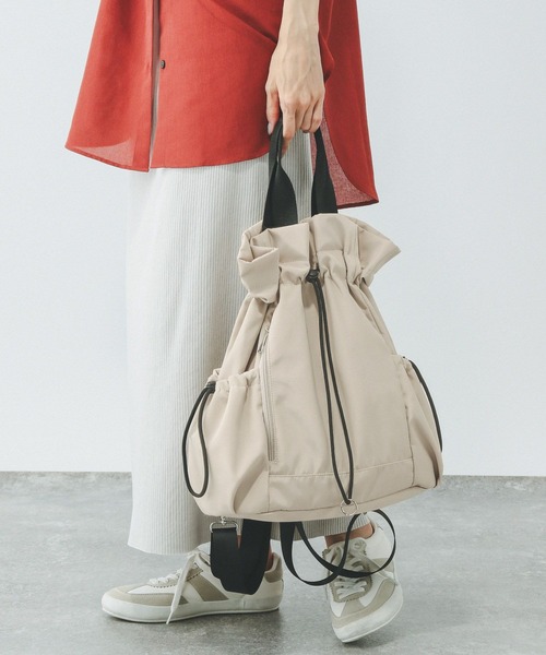 GLOBAL WORK（グローバルワーク）の「撥水軽量巾着リュック/420410（バックパック/リュック・レディース・グレー/アイボリー/ブラック・ONE SIZE）」の6枚目の写真