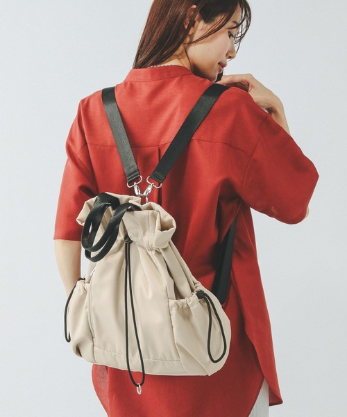 GLOBAL WORK（グローバルワーク）の「撥水軽量巾着リュック/420410（バックパック/リュック・レディース・グレー/アイボリー/ブラック・ONE SIZE）」の7枚目の写真