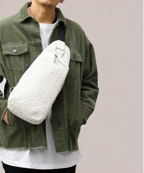 REGiSTA(レジスタ)の「REGiSTA Intrecciato Body Bag(ボディバッグ/ウエストポーチ・レディース・ブラック系その他2/ブラック系その他/ダークブラウン/ホワイト/ブラック・FREE)」の6枚目の写真