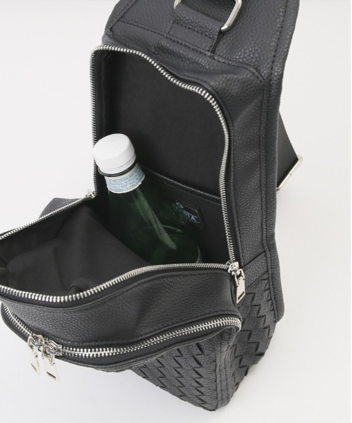 REGiSTA(レジスタ)の「REGiSTA Intrecciato Body Bag(ボディバッグ/ウエストポーチ・レディース・ブラック系その他2/ブラック系その他/ダークブラウン/ホワイト/ブラック・FREE)」の13枚目の写真
