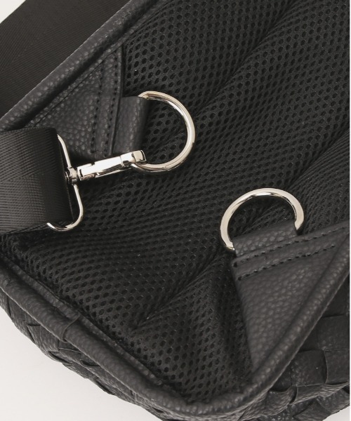 REGiSTA(レジスタ)の「REGiSTA Intrecciato Body Bag(ボディバッグ/ウエストポーチ・レディース・ブラック系その他2/ブラック系その他/ダークブラウン/ホワイト/ブラック・FREE)」の16枚目の写真