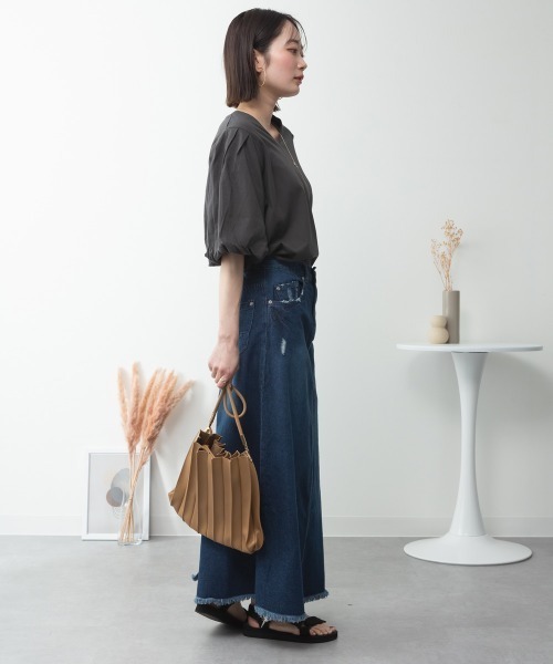 RCD(アールシーディー)の「コットンパフスリーブTシャツ(Tシャツ/カットソー・レディース・ブラック/グレイッシュベージュ/チャコールグレー/オフホワイト/ミント・LL~3L/M-L/4L~5L)」の21枚目の写真