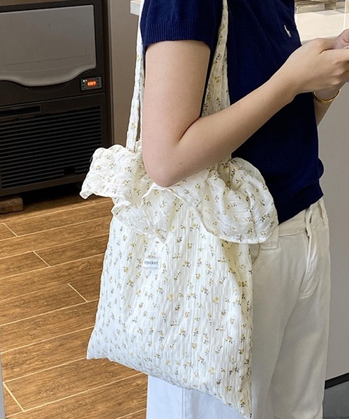 VIBGYOR（ヴィブジョー）の「Liaa/小花柄 フリル トートバッグ A18655（トートバッグ・レディース・ブルー/パープル/アイボリー・FREE）」の10枚目の写真