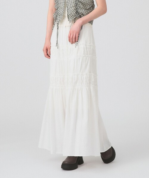 Ray BEAMS（レイビームス）の「レース キリカエ ティアード スカート（スカート・レディース・ホワイト/ブラック・ONE SIZE）」の2枚目の写真