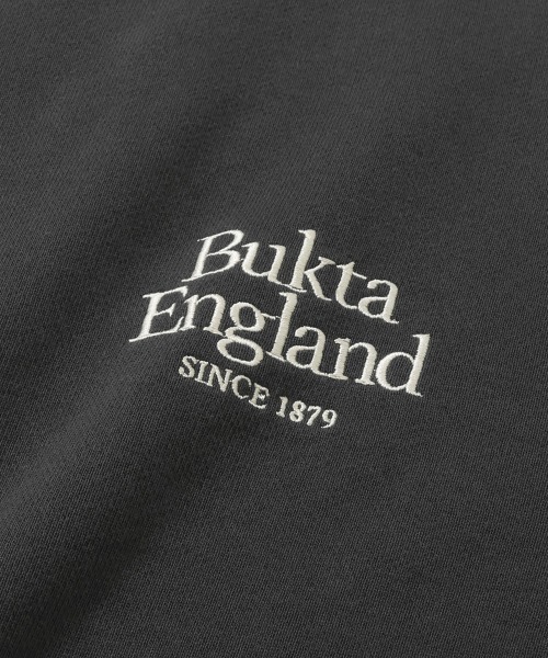 Bukta（バクタ）の「ヘビー裏毛刺繍クルー（スウェット・メンズ・チャコール/グレー/ダークグリーン・MEDIUM/LARGE/X-LARGE）」の6枚目の写真