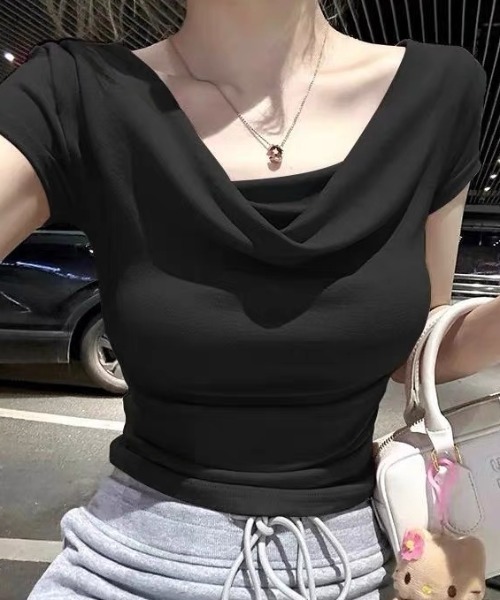 Achic(アシック)の「ドレープネック美シルエットカットソー(Tシャツ/カットソー・レディース・アイボリー/ブラック/ホワイト・M)」の10枚目の写真