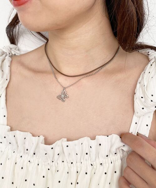 MAJESTIC LEGON（マジェスティックレゴン）の「バタフライチョーカーネックレス（ネックレス・レディース・A・FREE）」の2枚目の写真