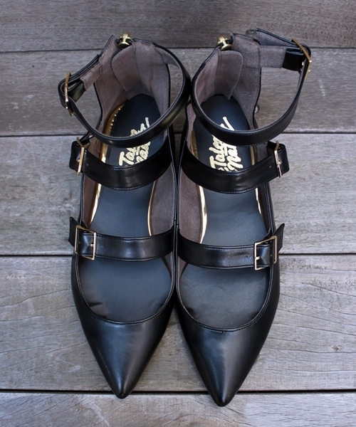 LE TALON（ルタロン）の「Le Talon×NATSU.コラボ ポインテッド3ベルトフラット◆（その他シューズ・レディース・ブラック/レッド系その他・37/37.5/36.5/35.5/36/38）」の3枚目の写真