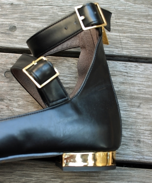 LE TALON（ルタロン）の「Le Talon×NATSU.コラボ ポインテッド3ベルトフラット◆（その他シューズ・レディース・ブラック/レッド系その他・37/37.5/36.5/35.5/36/38）」の8枚目の写真