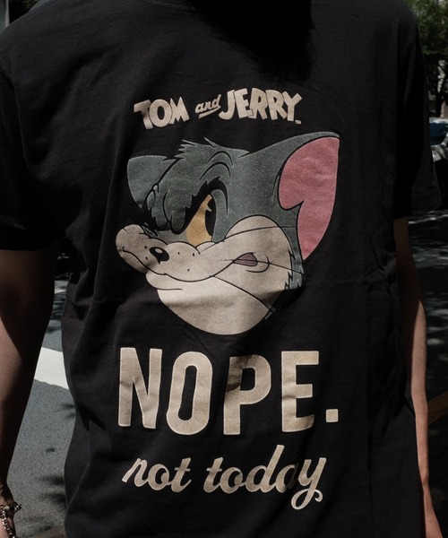 Tom&Jerry(トムアンドジェリー)の「THRIFTY LOOK / スリフティールック THRIFTY'TOM&JERRY'TEE トム&ジェリーTシャツ(Tシャツ/カットソー・メンズ・ブラック・MEDIUM/LARGE/X-LARGE)」の9枚目の写真