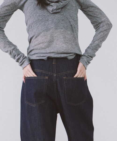 duei（デュイ）の「カーブデニムパンツ（デニムパンツ・レディース・インディゴブルー/ブラック・マルチサイズ）」の14枚目の写真