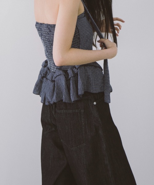 duei（デュイ）の「カーブデニムパンツ（デニムパンツ・レディース・インディゴブルー/ブラック・マルチサイズ）」の4枚目の写真