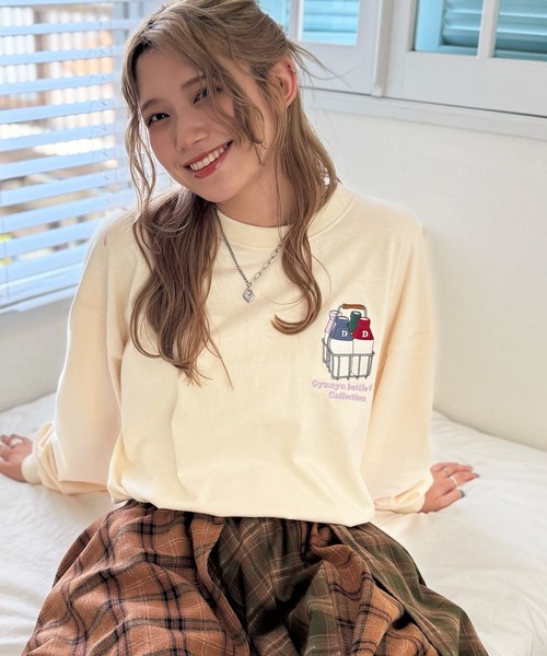 DOUBLE NAME（ダブルネーム）の「Gyunyu bottle lid BACKモチーフロンTEE/ユニセックス（Tシャツ/カットソー・レディース・オレンジ/オフホワイト/ブルー・FREE）」の14枚目の写真