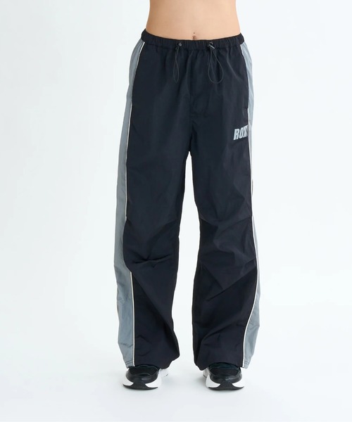 ROXY（ロキシー）の「NAIL IT PARACHUTE PA/ロキシーウエストゴム撥水加工付きドローコード付きナイロンパラシュートパンツ（その他パンツ・レディース・カーキ/ブラック/グレー・LARGE/MEDIUM）」の17枚目の写真