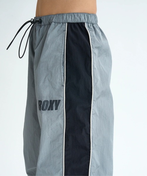 ROXY（ロキシー）の「NAIL IT PARACHUTE PA/ロキシーウエストゴム撥水加工付きドローコード付きナイロンパラシュートパンツ（その他パンツ・レディース・カーキ/ブラック/グレー・LARGE/MEDIUM）」の21枚目の写真