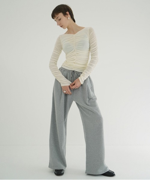 CLANE(クラネ)の「W TULLE SHIRRING TOPS(Tシャツ/カットソー・レディース・ベージュ/アイボリー/ブラック・1/2)」の13枚目の写真