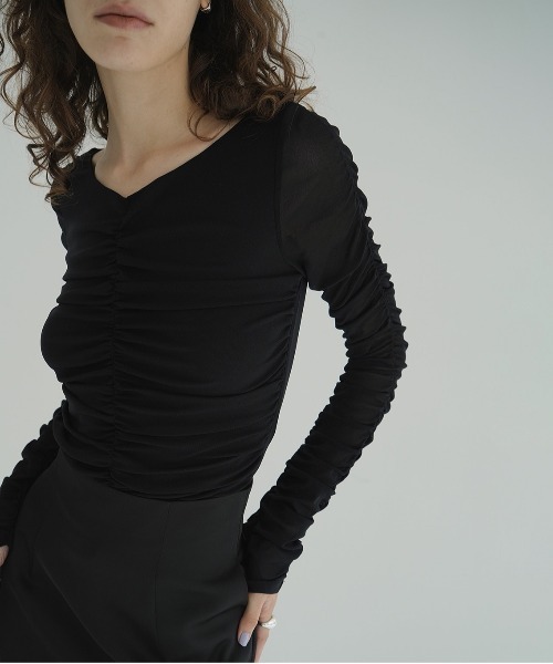 CLANE(クラネ)の「W TULLE SHIRRING TOPS(Tシャツ/カットソー・レディース・ベージュ/アイボリー/ブラック・1/2)」の15枚目の写真