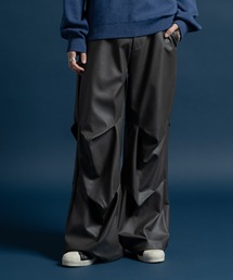 CASPER JOHN | Tuck PU slacks/タックPUスラックス(その他パンツ)