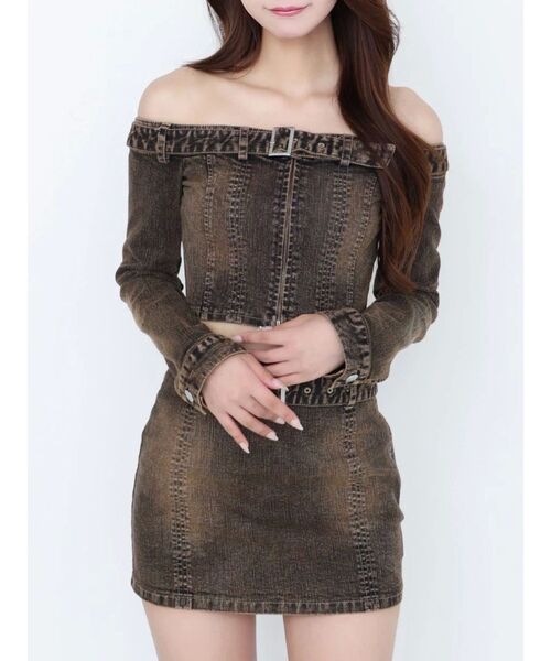 EATME(イートミー)の「ベルトオフショルデニムTOP(その他トップス・レディース・ブラウン/ブルー/ブラック・FREE)」の2枚目の写真