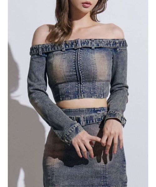 EATME(イートミー)の「ベルトオフショルデニムTOP(その他トップス・レディース・ブラウン/ブルー/ブラック・FREE)」の3枚目の写真